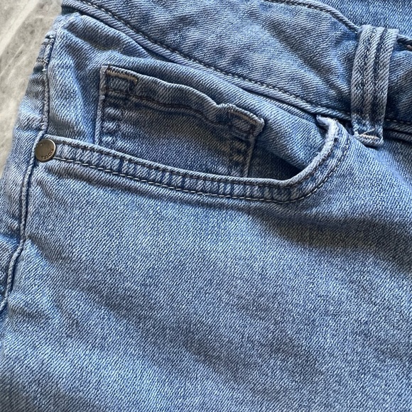 Riders by Lee Mid Rise Shorts - Picture 5 of 7